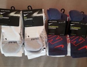 Nike crew socks youth size 5y -7y